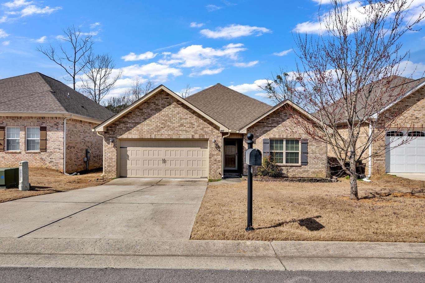 2929 Phelan Cir