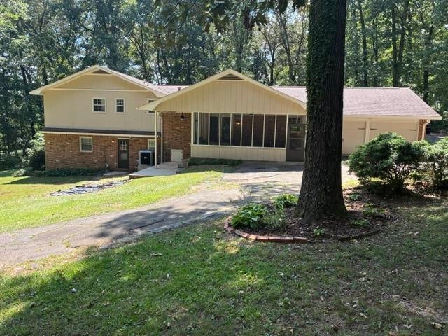 Photo of 706 Hickory Ln SW, Russellville, AL 35653 (MLS # 531098)