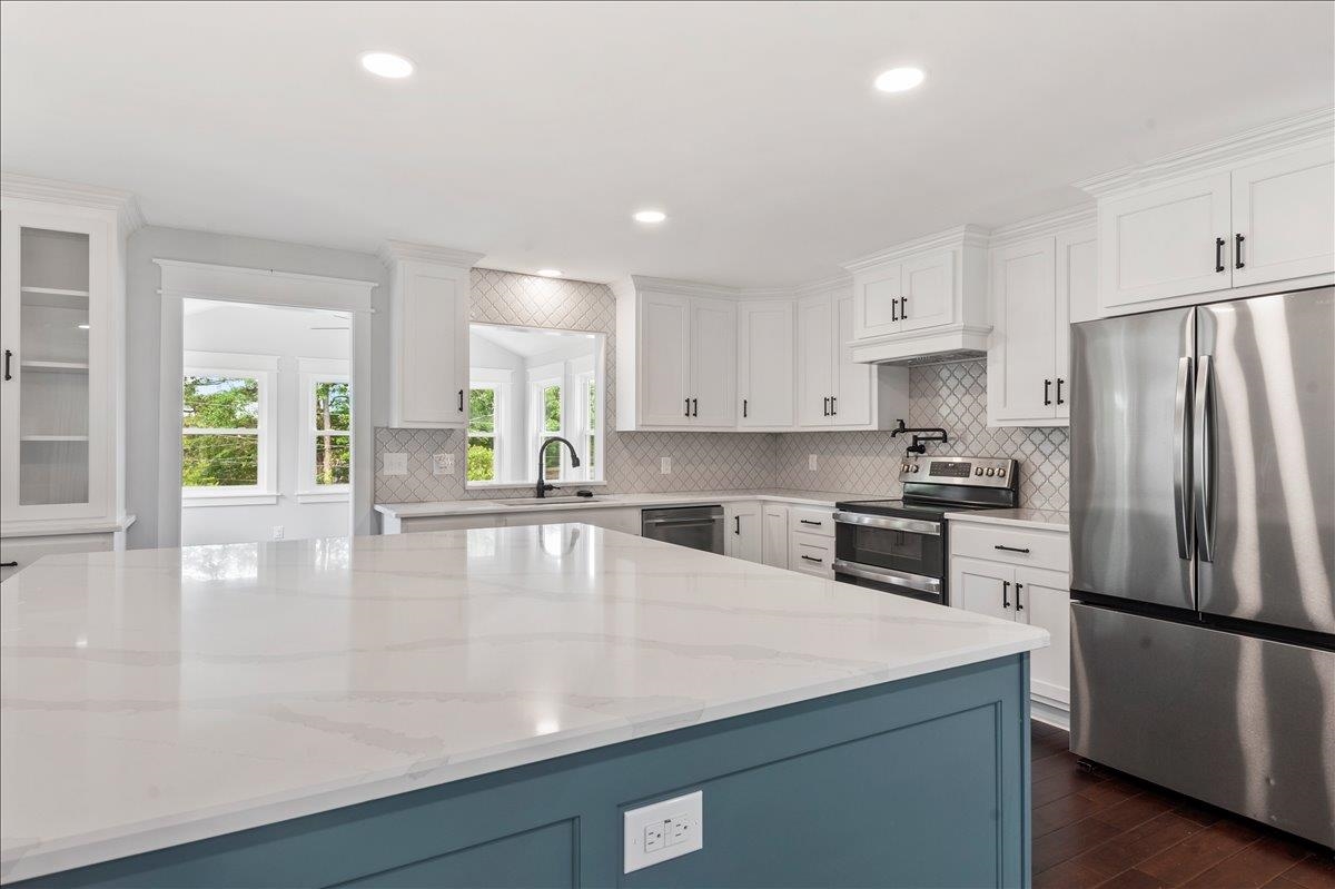 919 Brentwood Dr NE