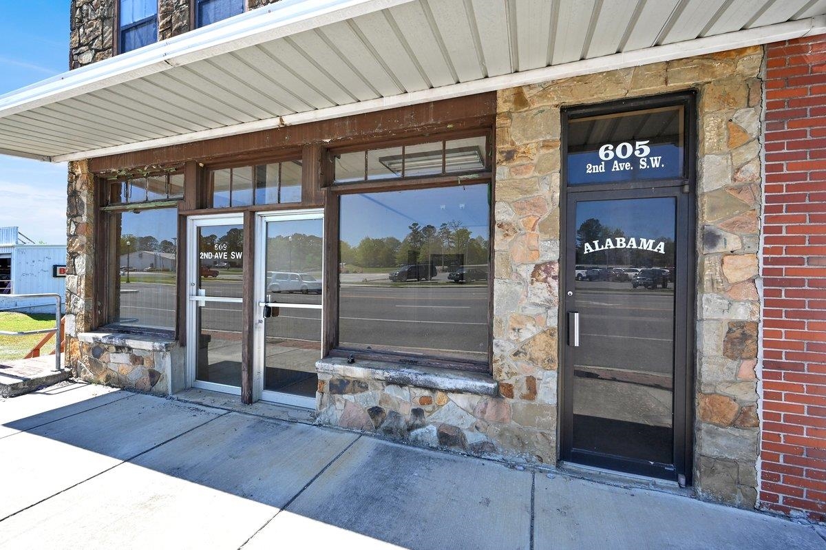 607 2nd Ave