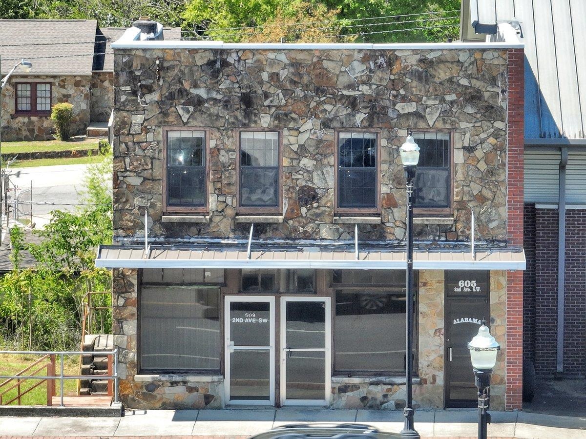 607 2nd Ave