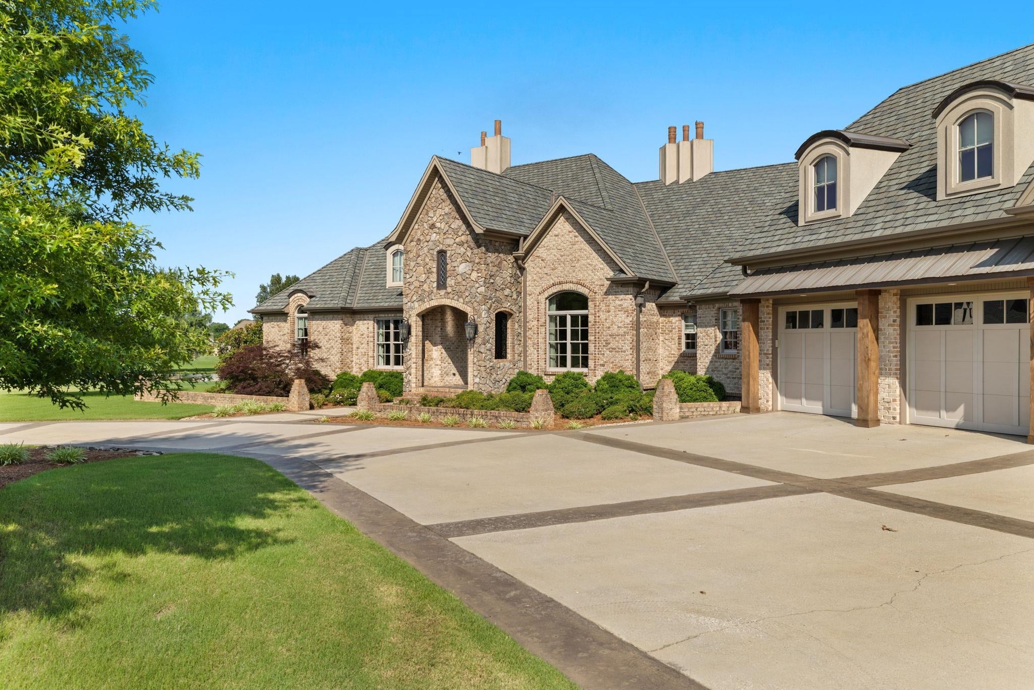 116 Barrington Ct