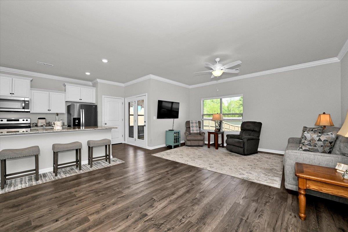 227 Ashland Dr SW