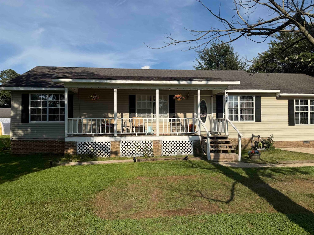 Photo of 406 Meadow Creek Dr NE, Hanceville, AL 35077 (MLS # 530104)