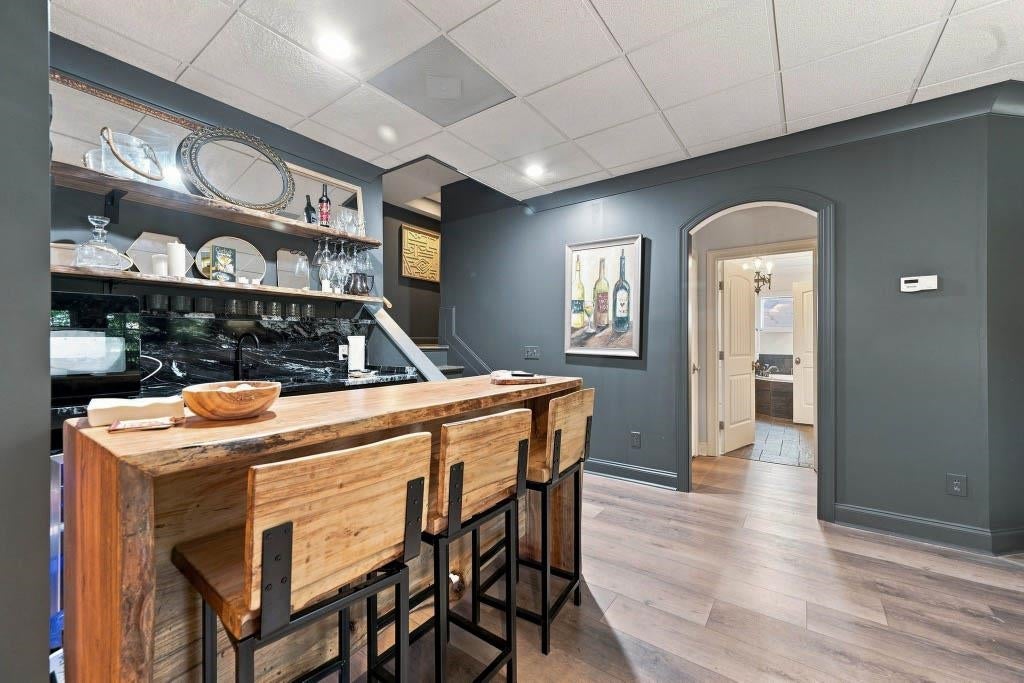 100 Waterford Pl