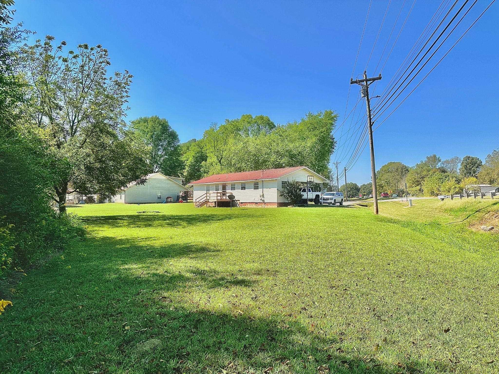 102 Clint Warren St NE