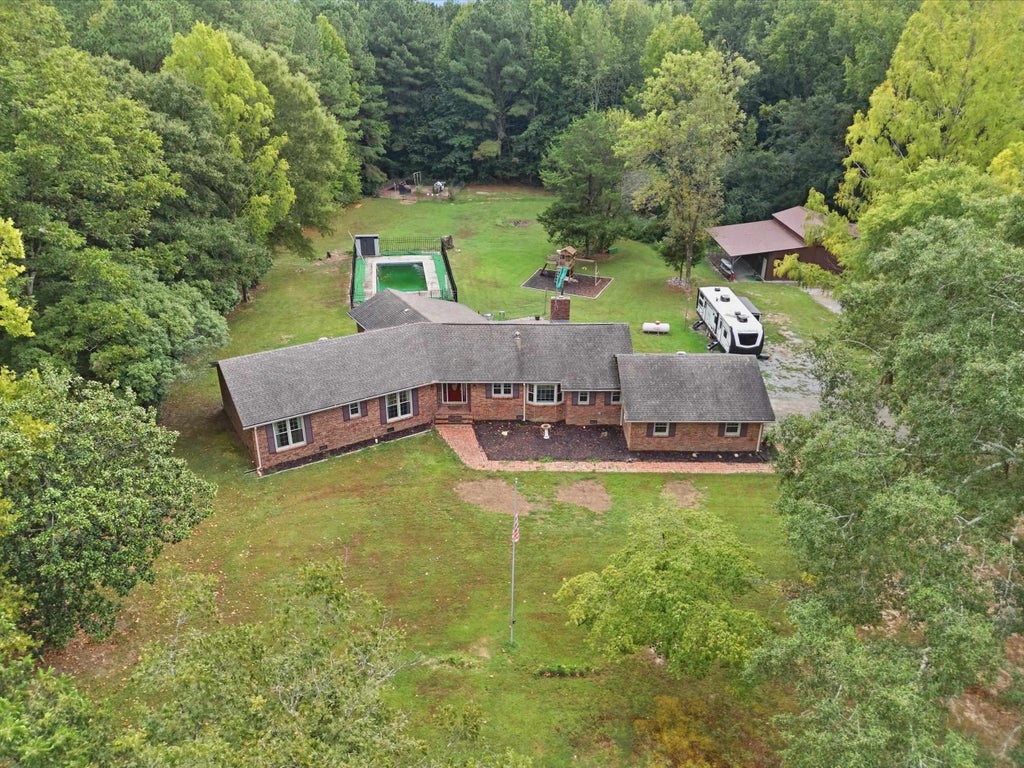 Photo of 2306 Bethel Rd, Hartselle, AL 35640 (MLS # 531495)