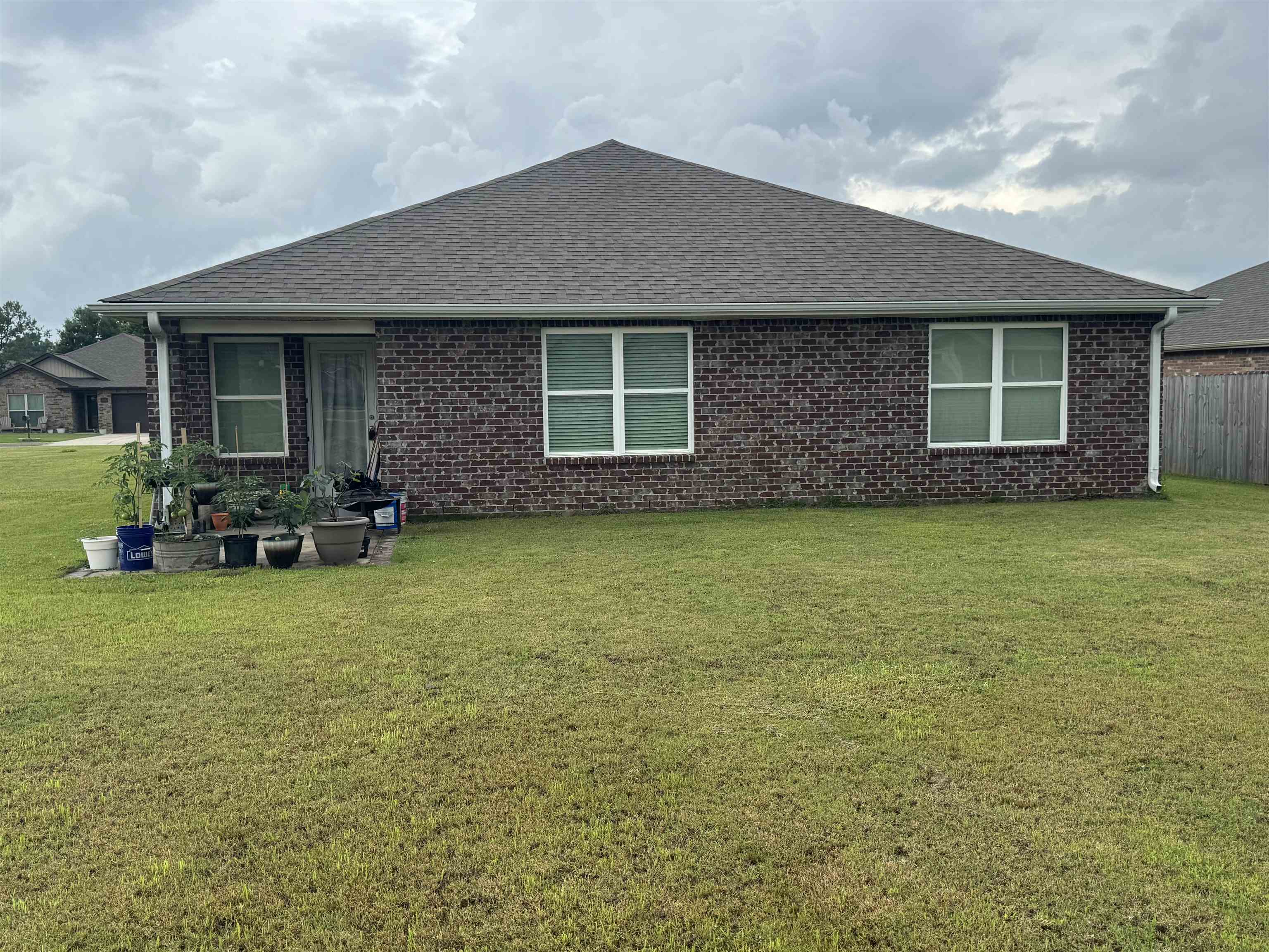 1118 Colonial Dr SW