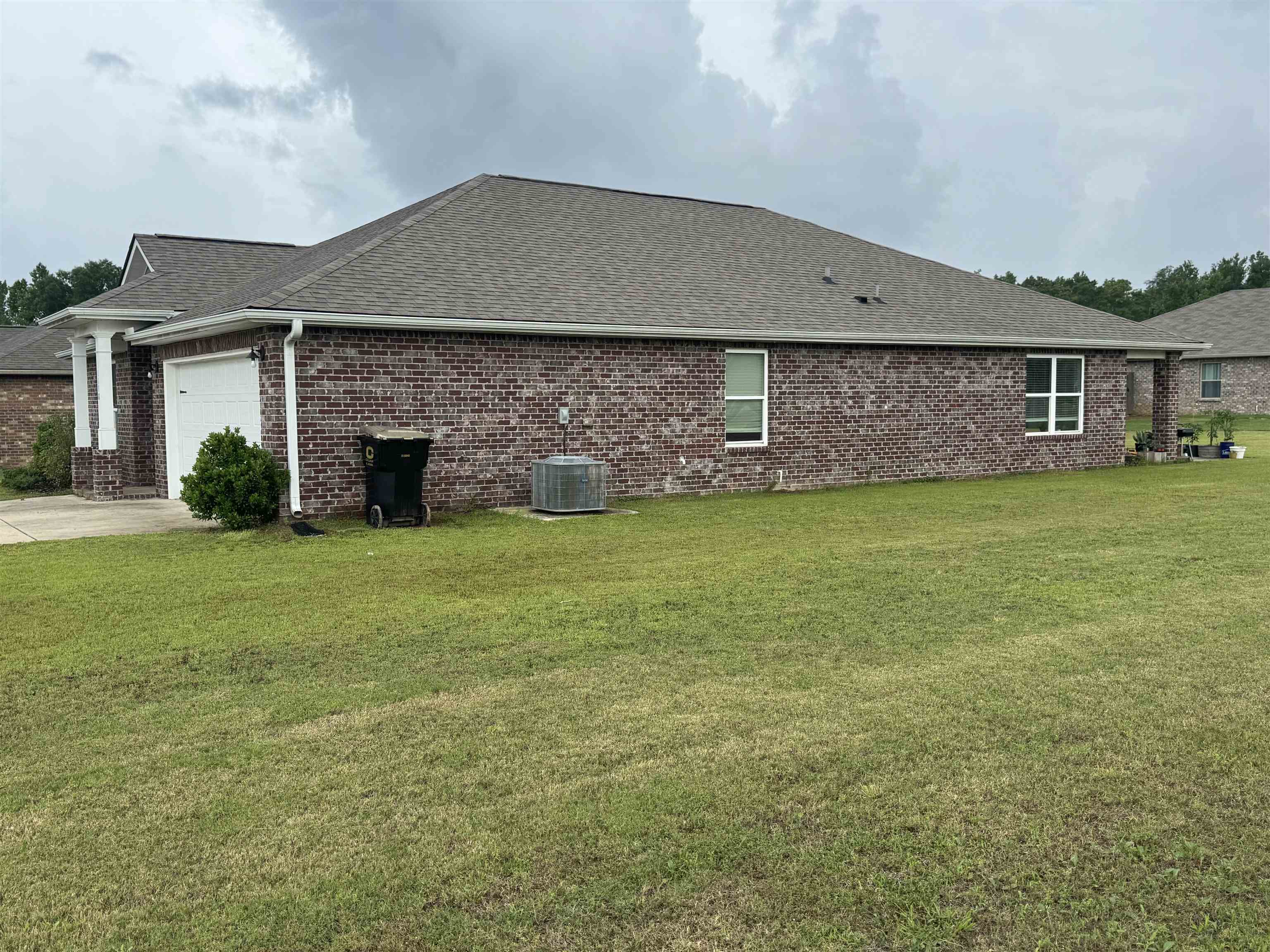 1118 Colonial Dr SW