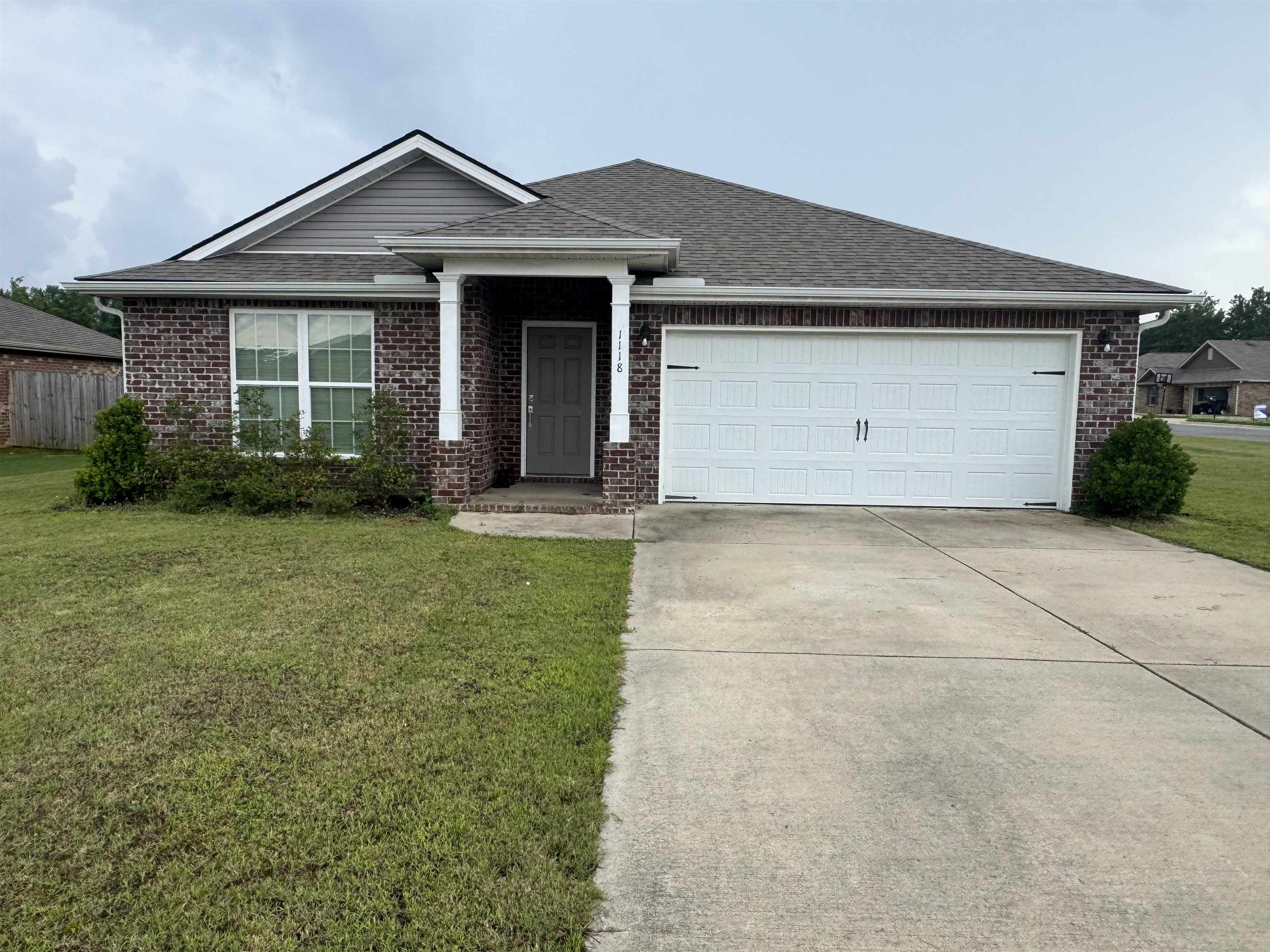 1118 Colonial Dr SW
