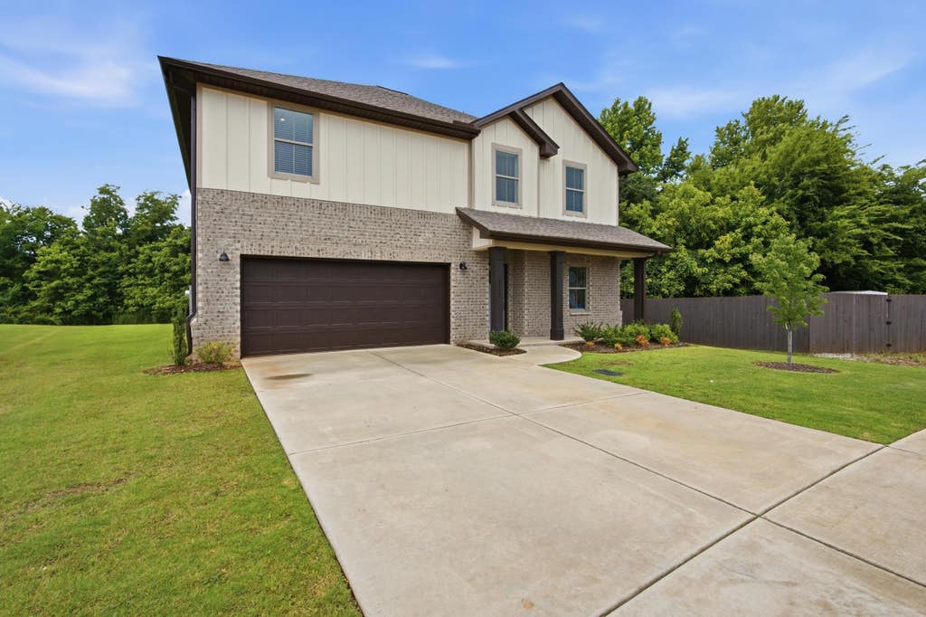 Photo of 14593 Mountain Stream Dr, Athens, AL 35756 (MLS # 530093)