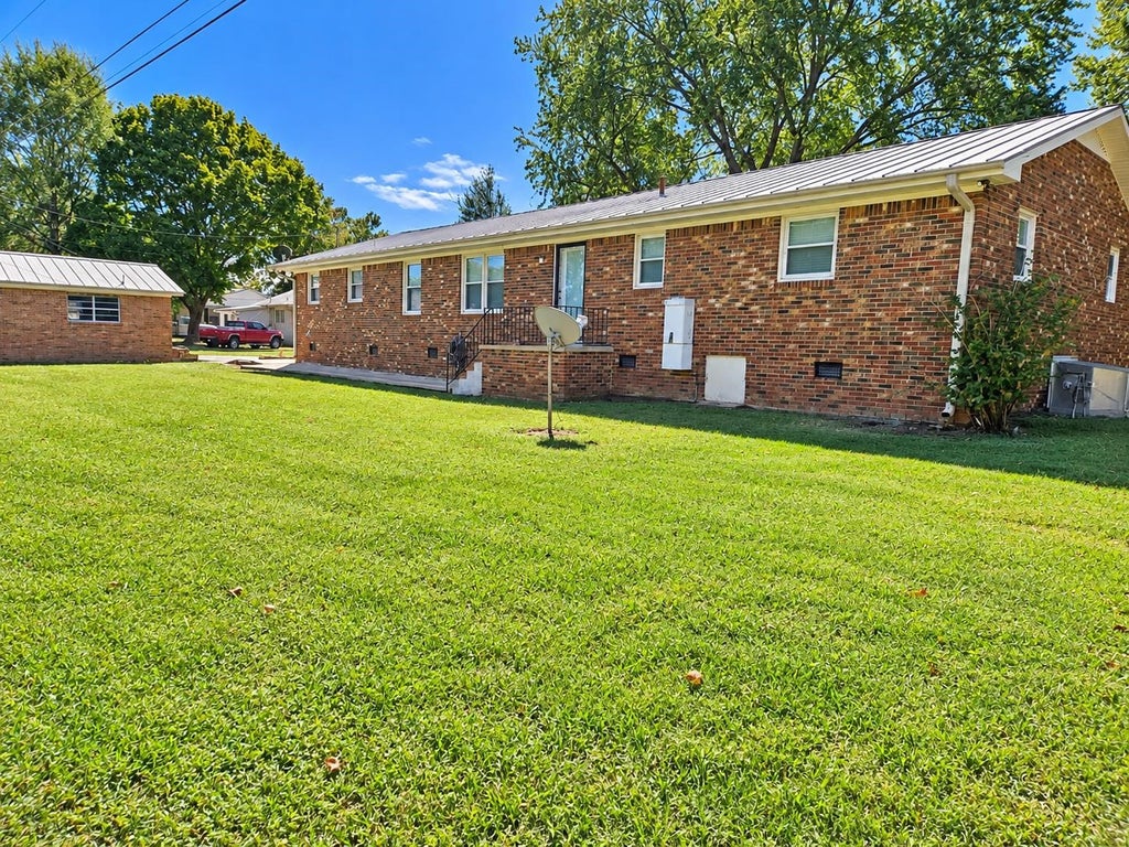 Photo of 17301 Hwy 72, Rogersville, AL 35652 (MLS # 531738)