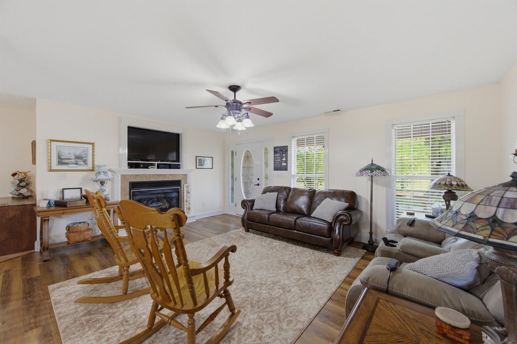 Photo of 315 Co Rd 1646, Holly Pond, AL 35058 (MLS # 531534)