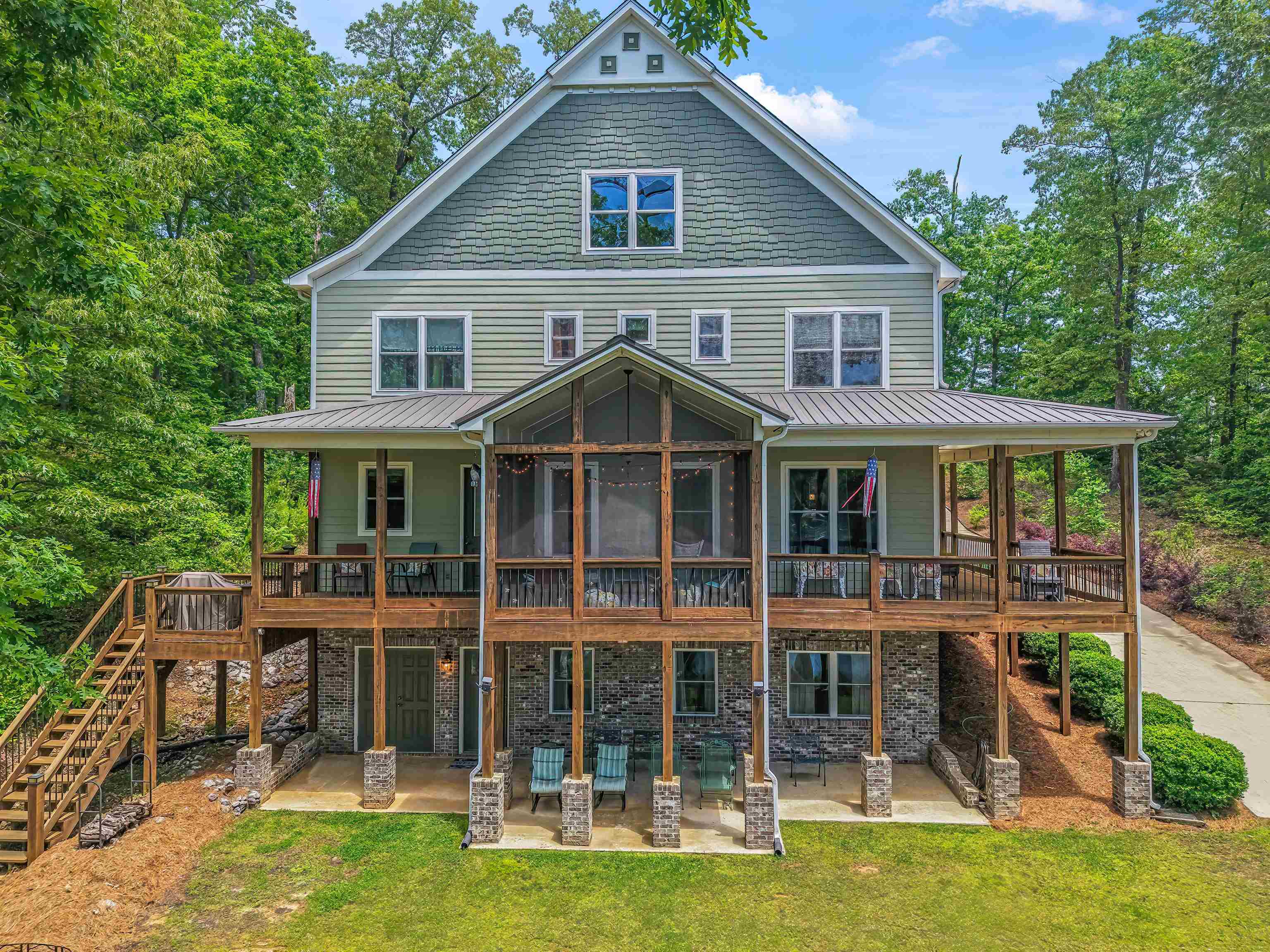 136 Grand Magnolia Dr