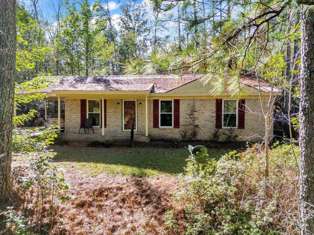 Photo of 1210 Cherokee Rd, Jasper, AL 35501 (MLS # 531906)