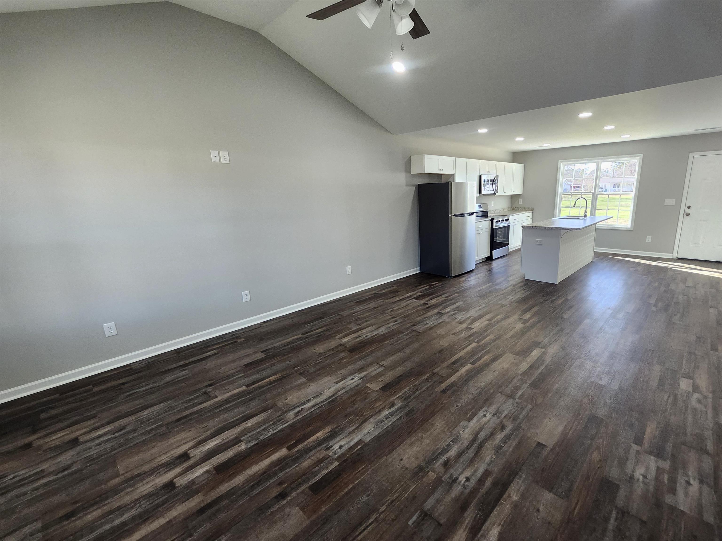 125 West Railroad Ave