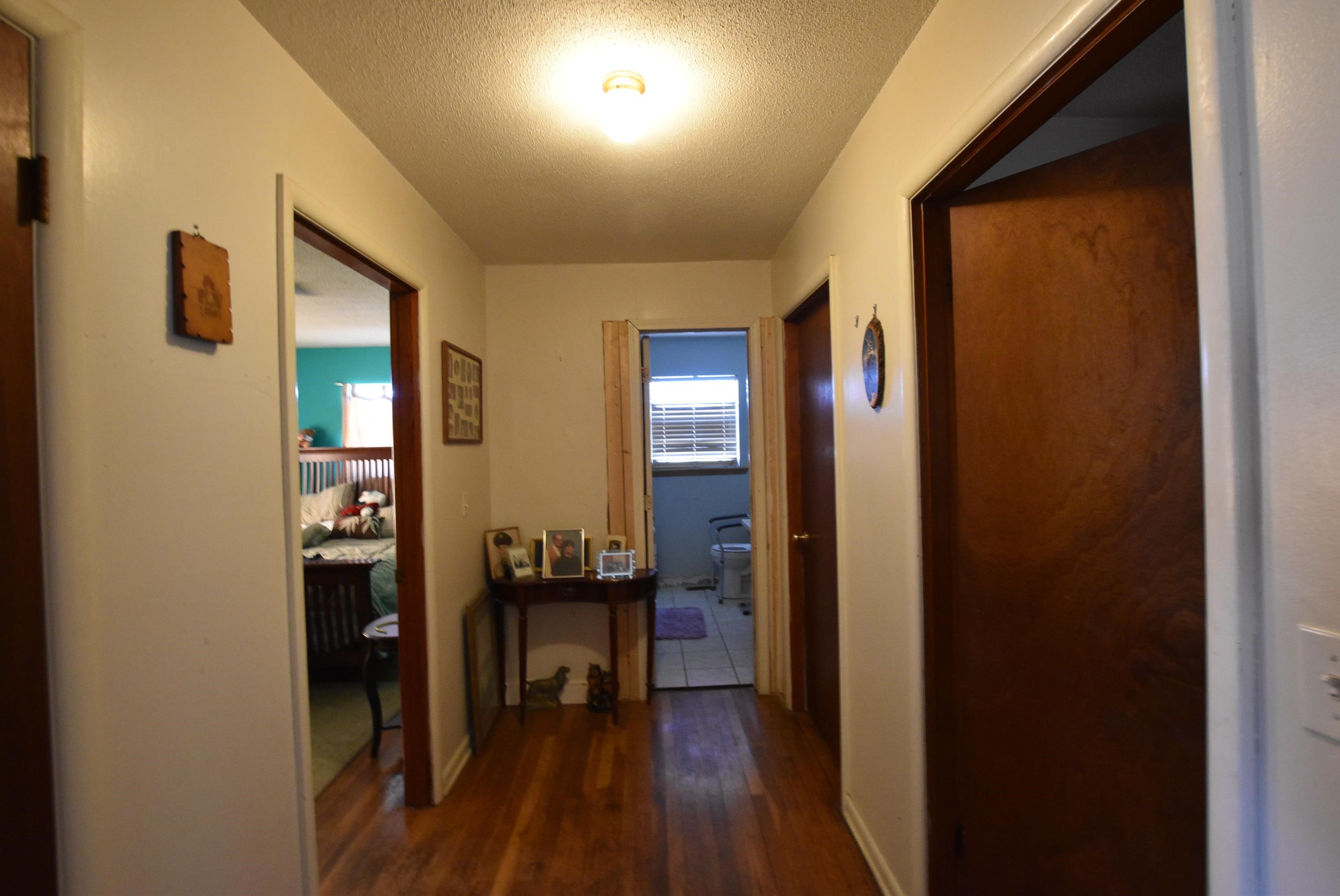 1402 Edmondson Rd NE