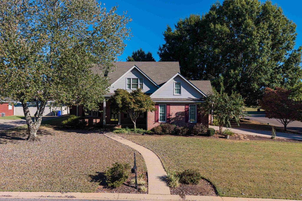 Photo of 326 Reddoch Rd, Florence, AL 35633 (MLS # 531588)