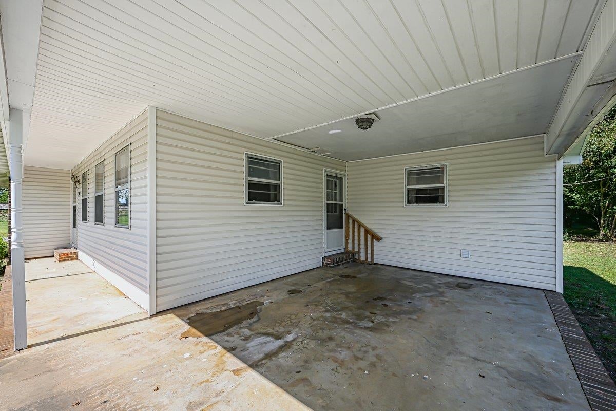 1402 Edmondson St
