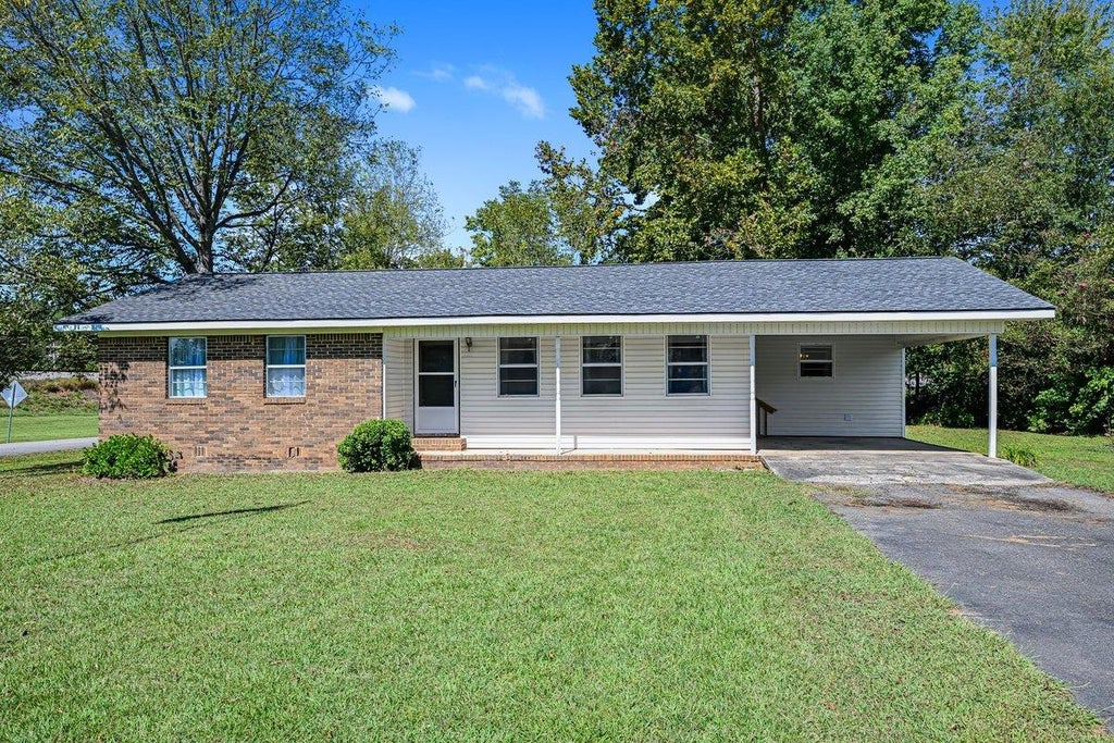 Photo of 1402 Edmondson St, Hanceville, AL 35077 (MLS # 531662)