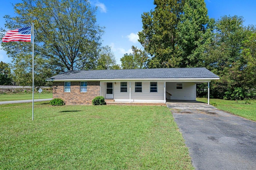 Photo of 1402 Edmondson St, Hanceville, AL 35077 (MLS # 531662)