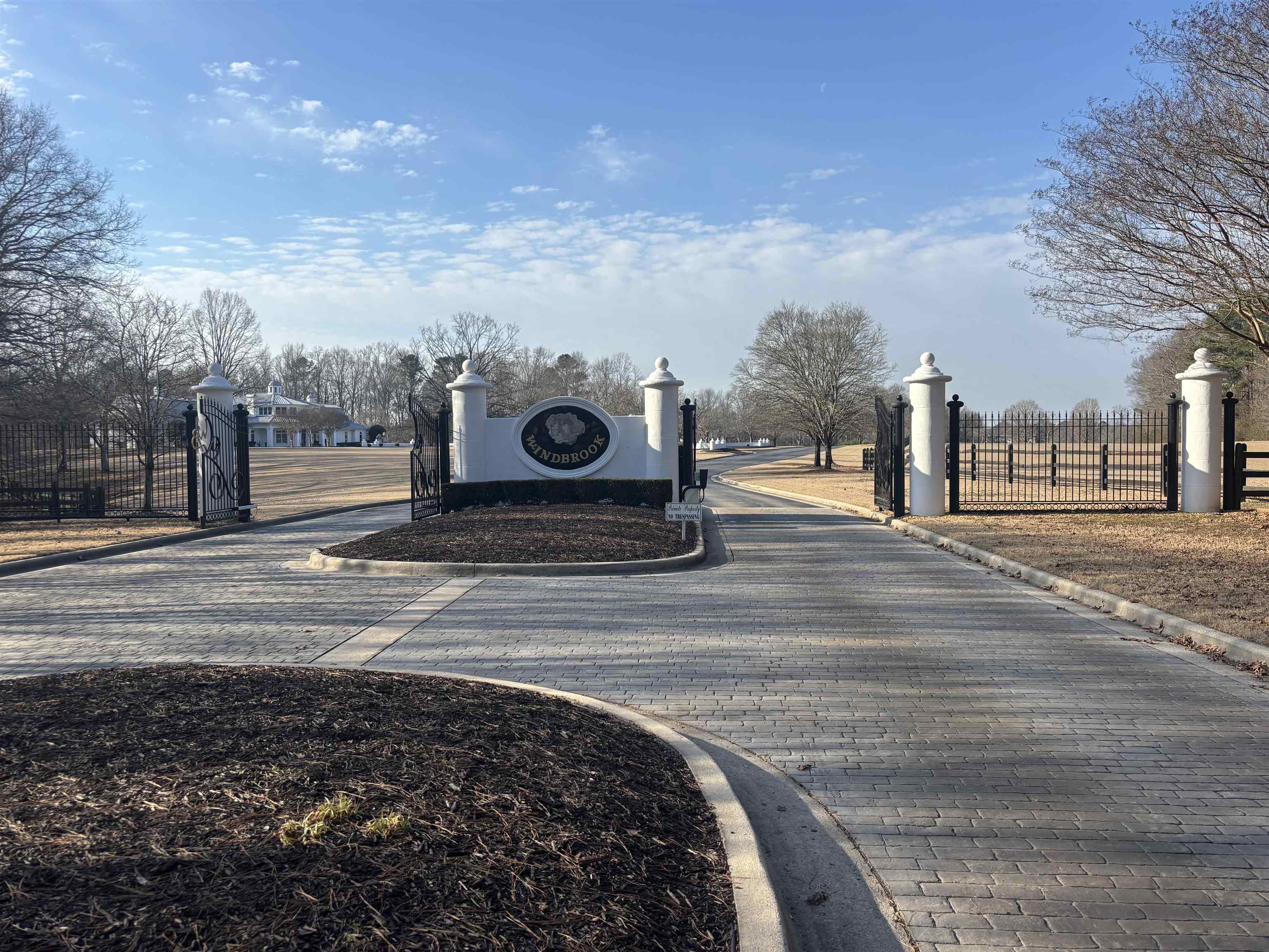 412 Windbrook Blvd NW