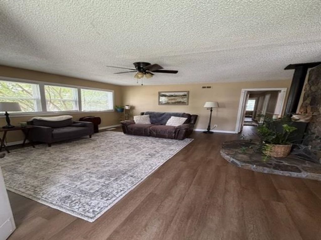 Photo of 520 W Collier Ave, Florence, AL 35630 (MLS # 529683)