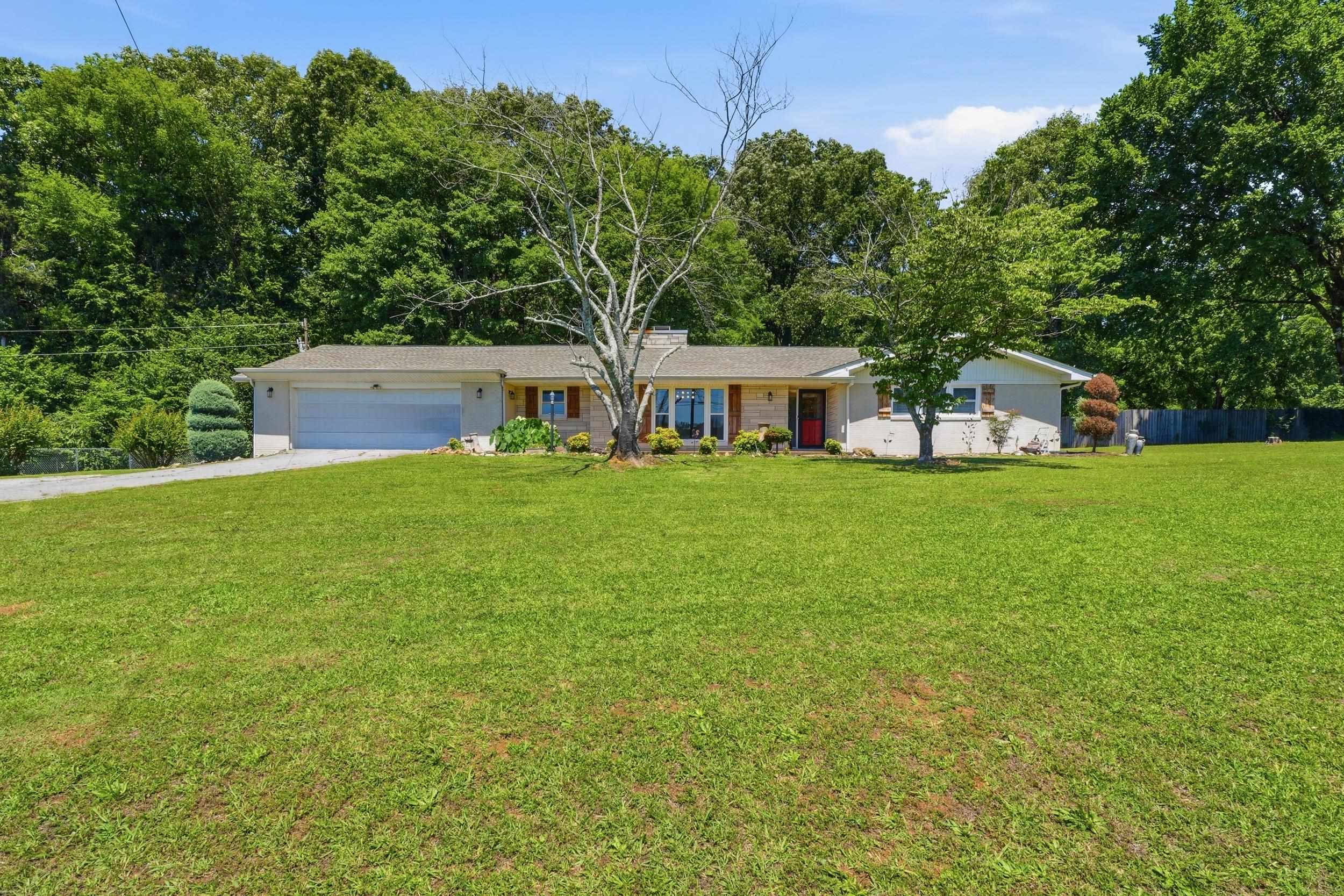 Photo 1 of 28 — 3905 Co Rd 47, Florence, AL 35630