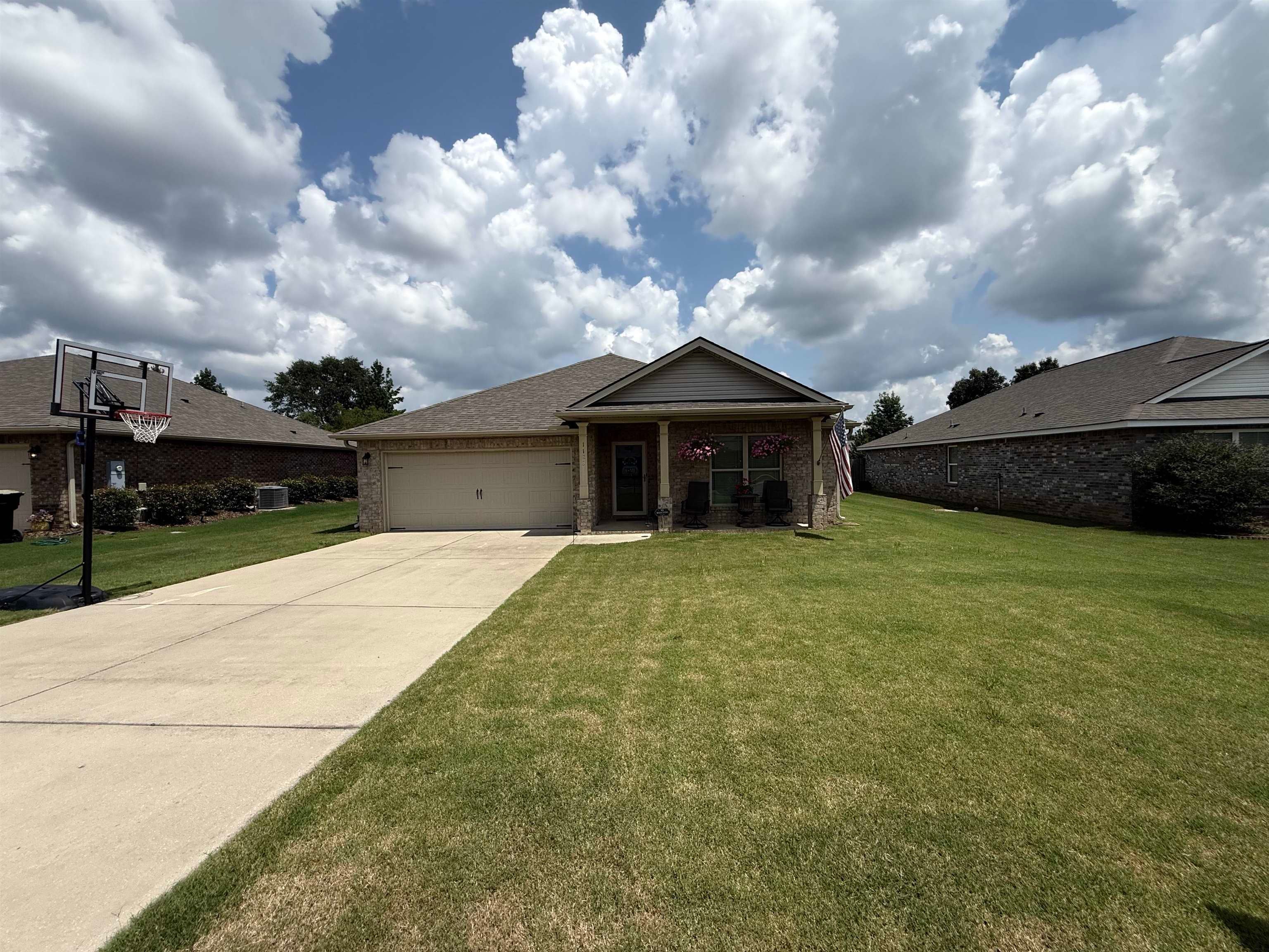 1123 SW Colonial Dr