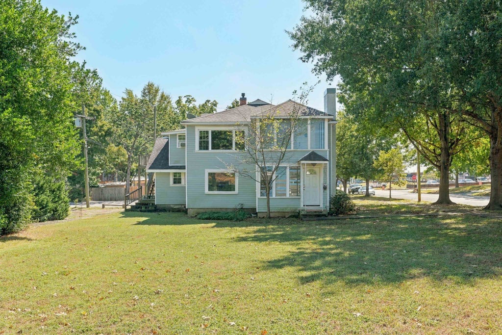 Photo of 210 N Walnut St, Florence, AL 35630 (MLS # 531788)