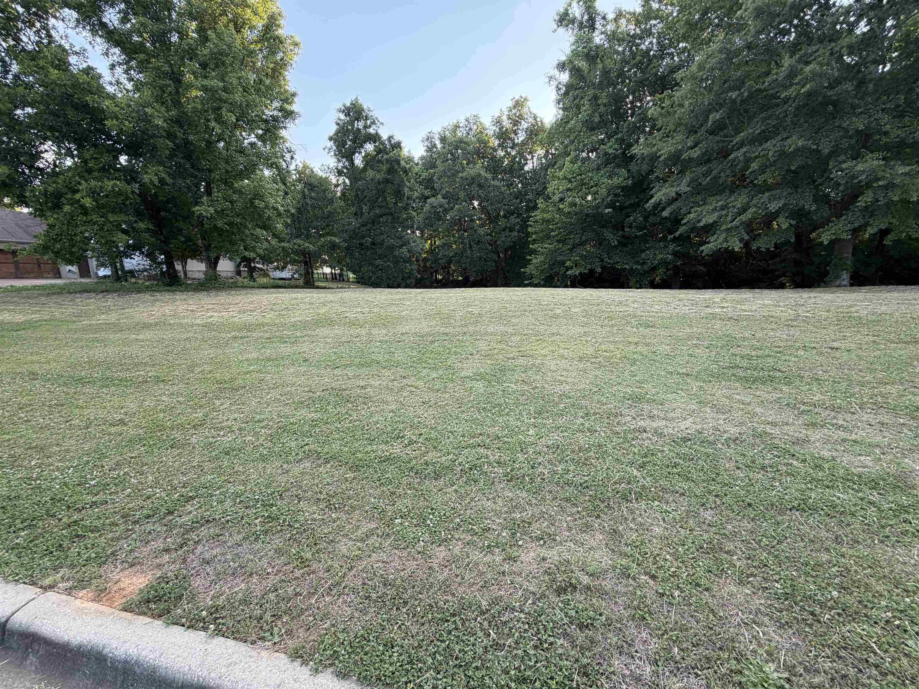 Photo 1 of 8 — 807 Golf Trail Rdg, Muscle Shoals, AL 35661