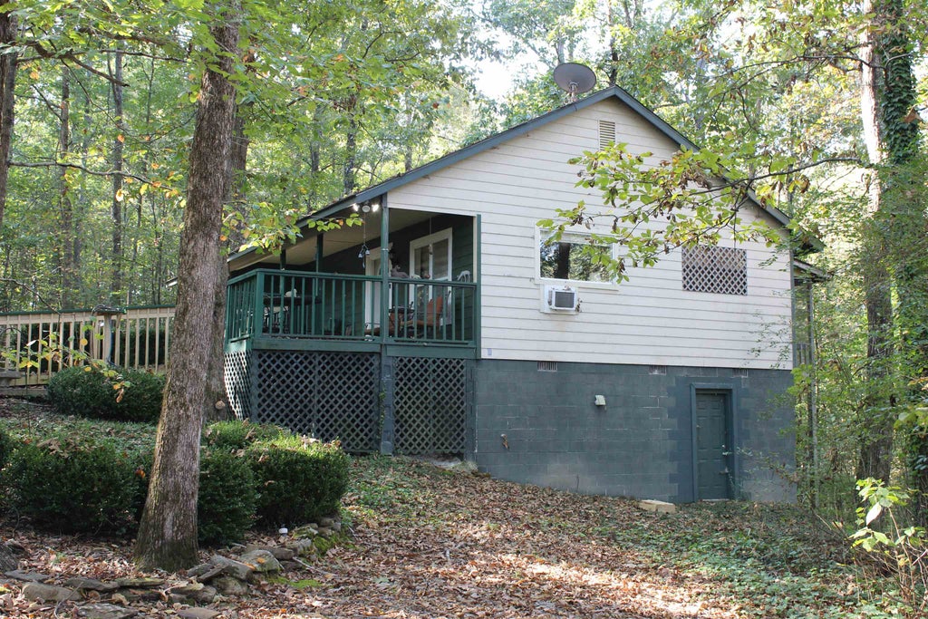 Photo of 331 Co Rd 847, Cullman, AL 35053 (MLS # 531828)