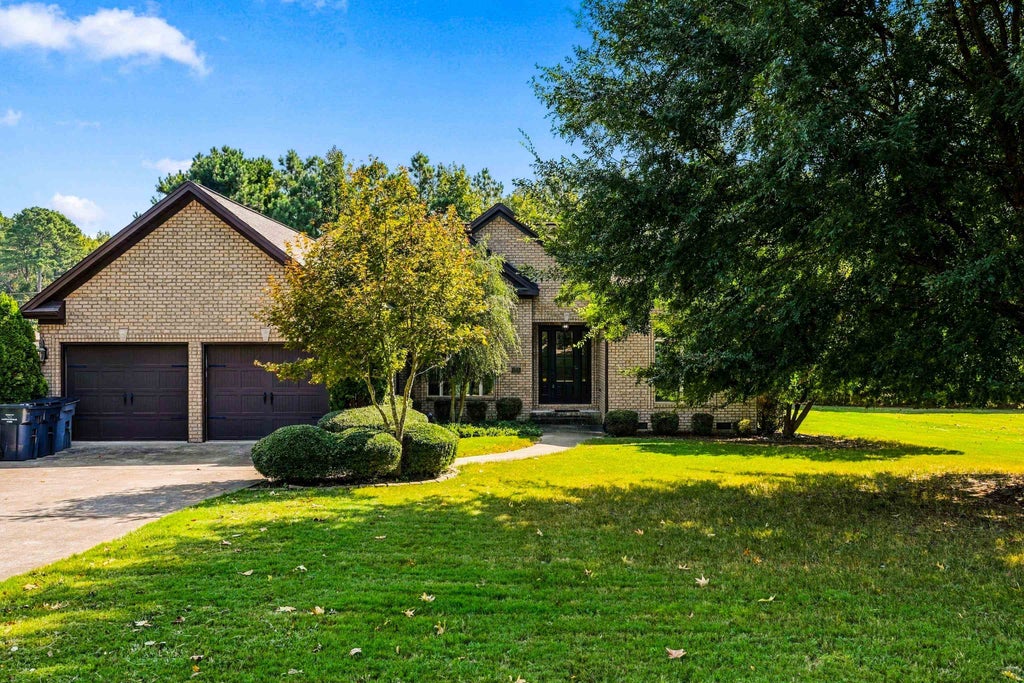 Photo of 2355 Sky Park Rd, Florence, AL 35634 (MLS # 531419)