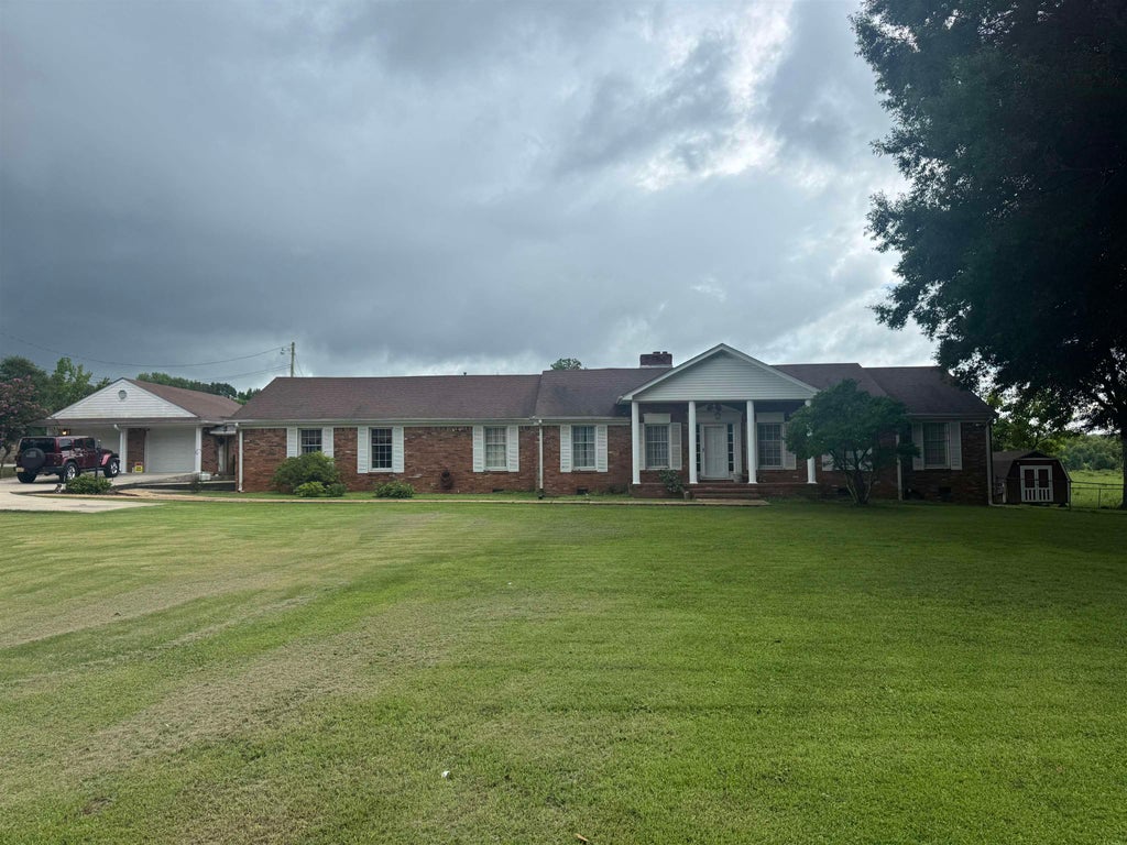 Photo of 28 Kimbrough Ln, Russellville, AL 35654 (MLS # 530033)