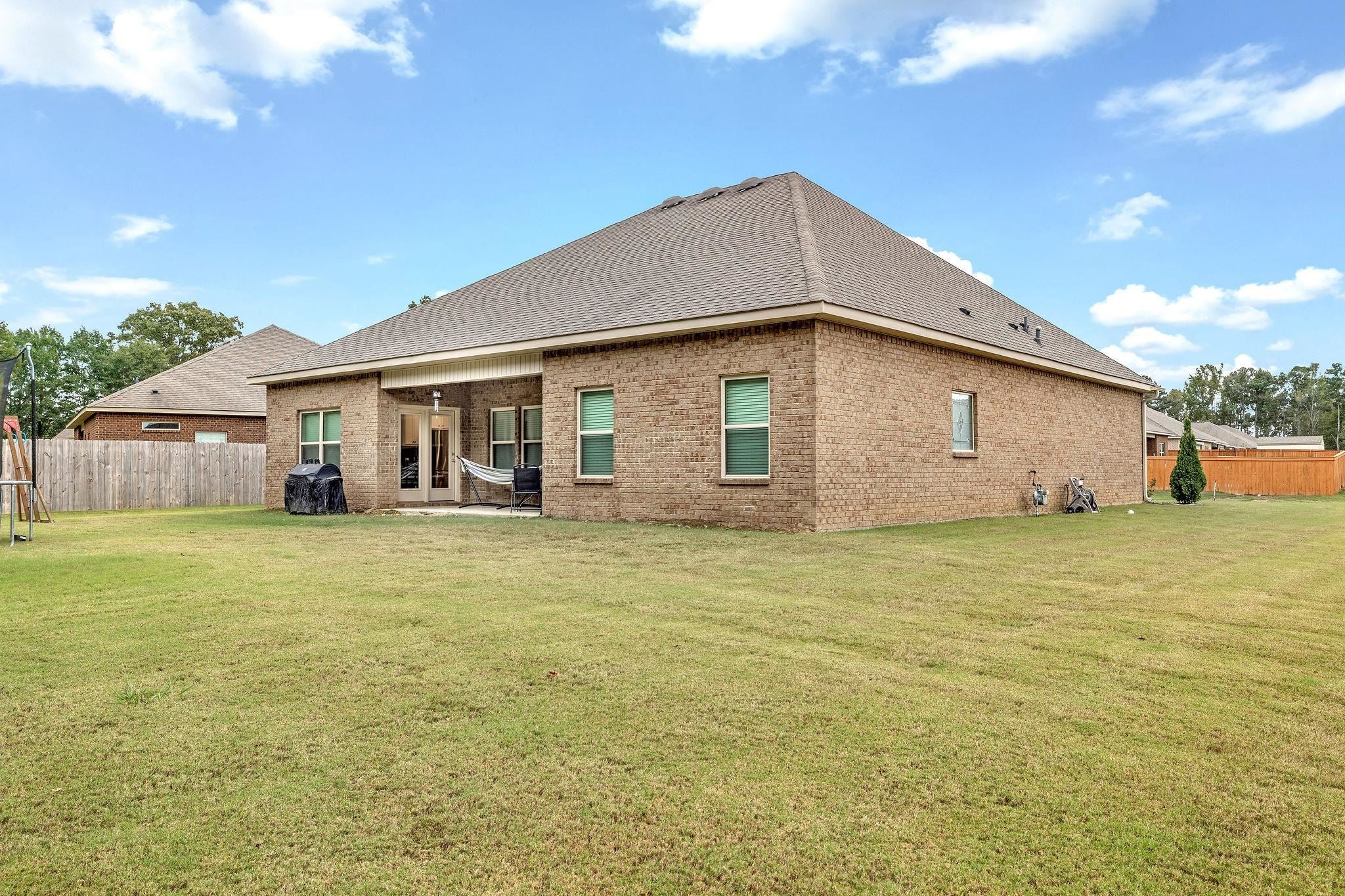 1818 Magnolia Ln