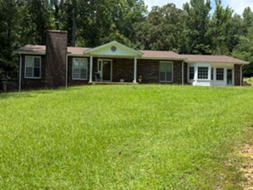 Photo of 483 Co Rd 65, Killen, AL 35645 (MLS # 530161)