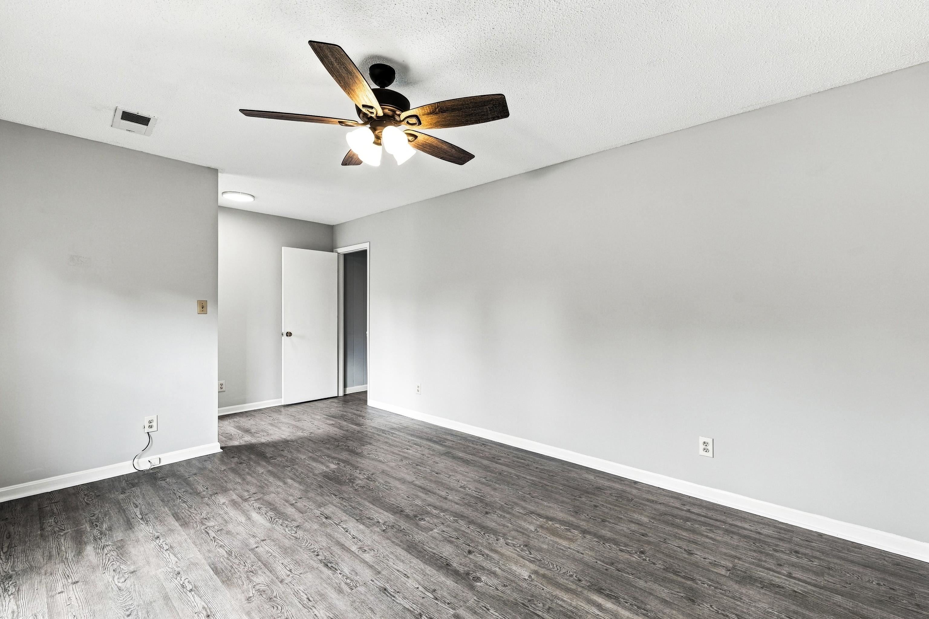 206 Mary Lee Dr