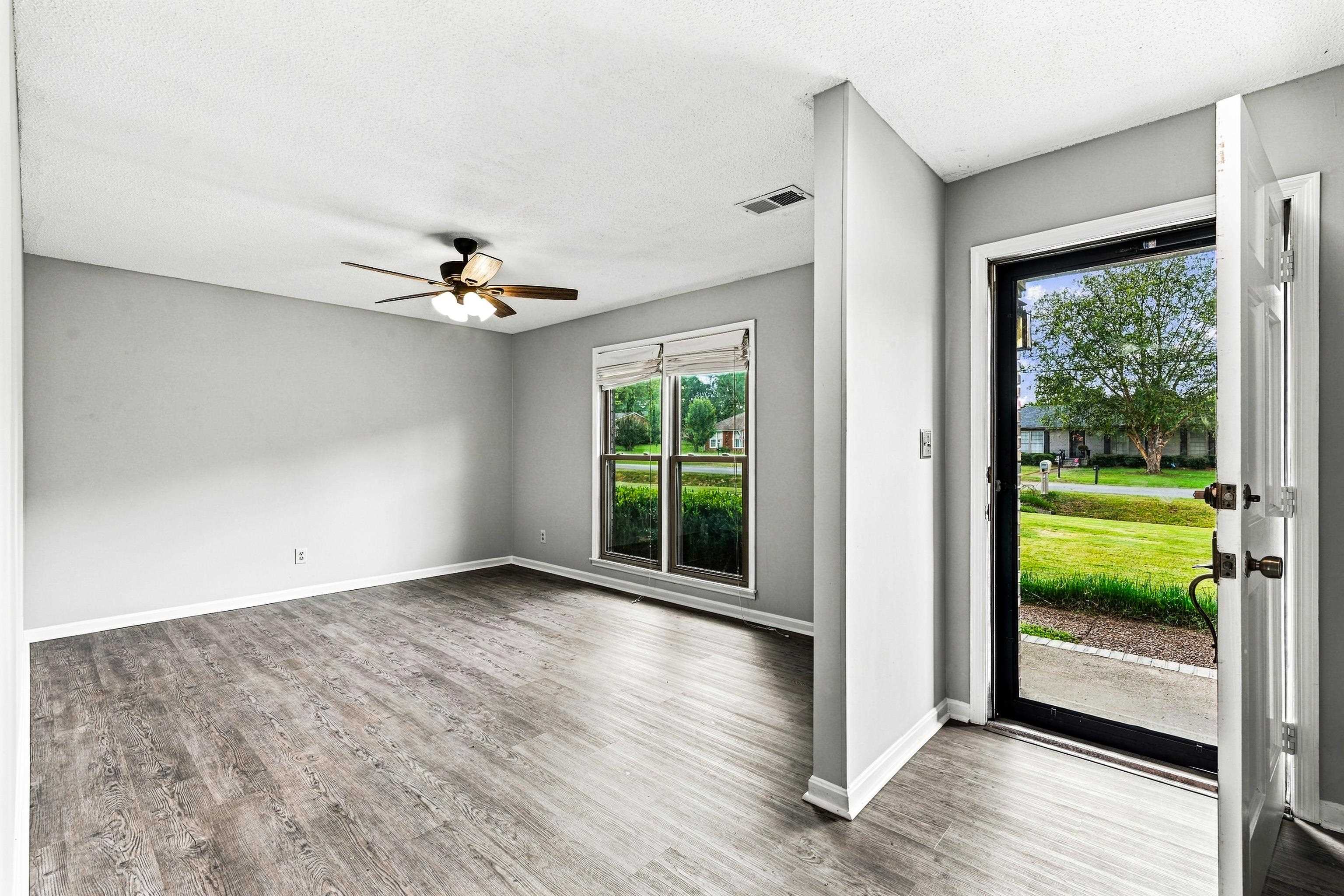 206 Mary Lee Dr