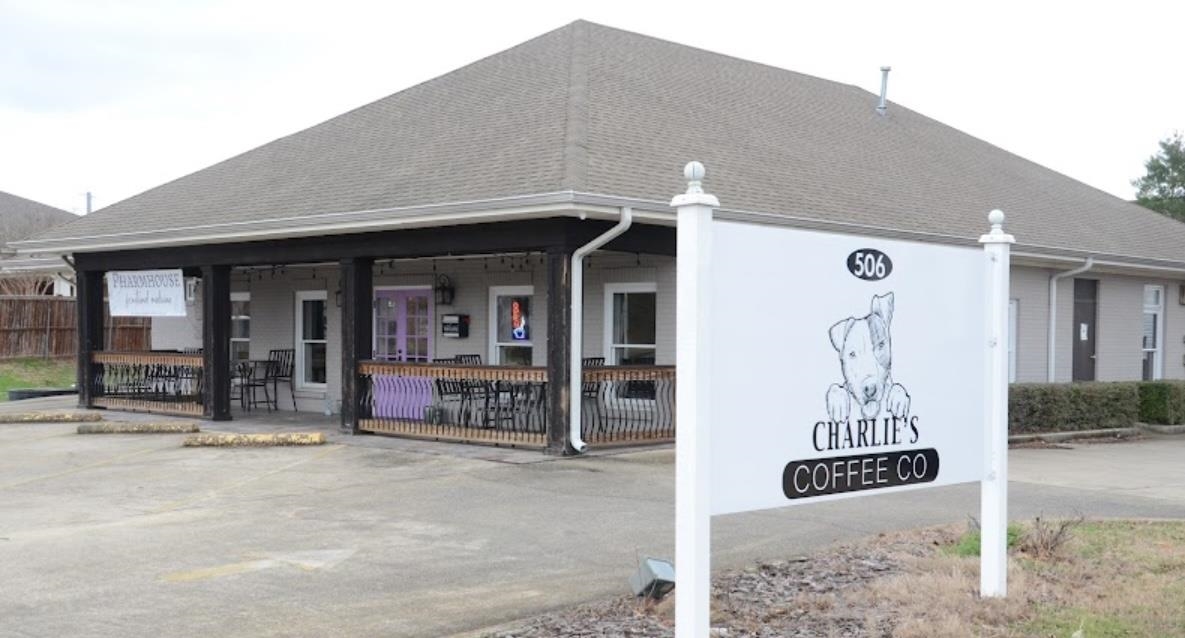 Photo 1 of 6 — 506 N Main St, Tuscumbia, AL 35674