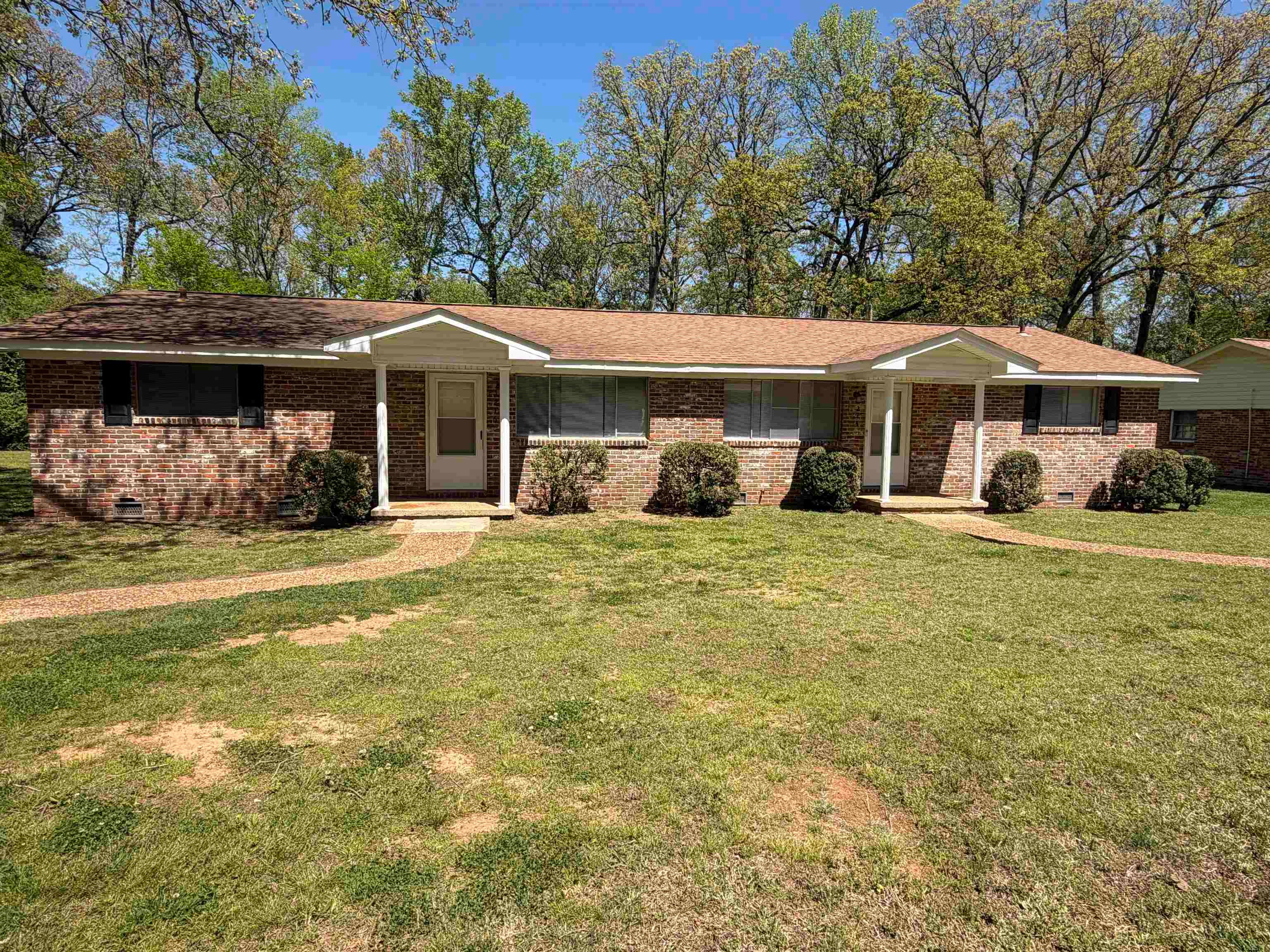 Photo 1 of 12 — 216 Madison Ave, Florence, AL 35630