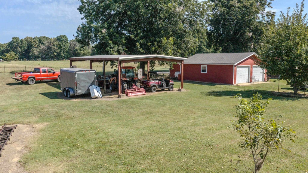Photo of 120 Hightower Rd, Florence, AL 35633 (MLS # 531244)