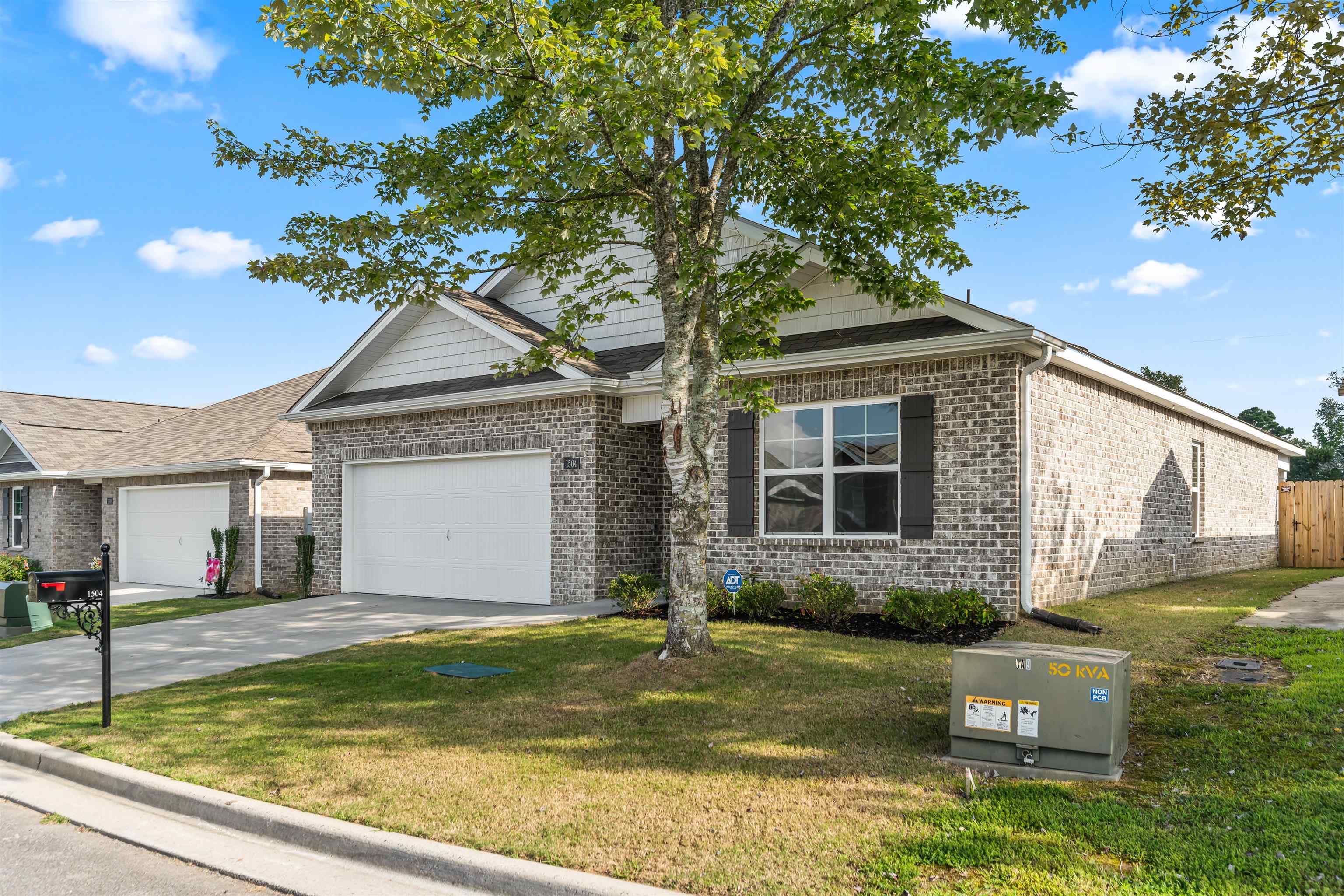 1504 SE Heritage Cir