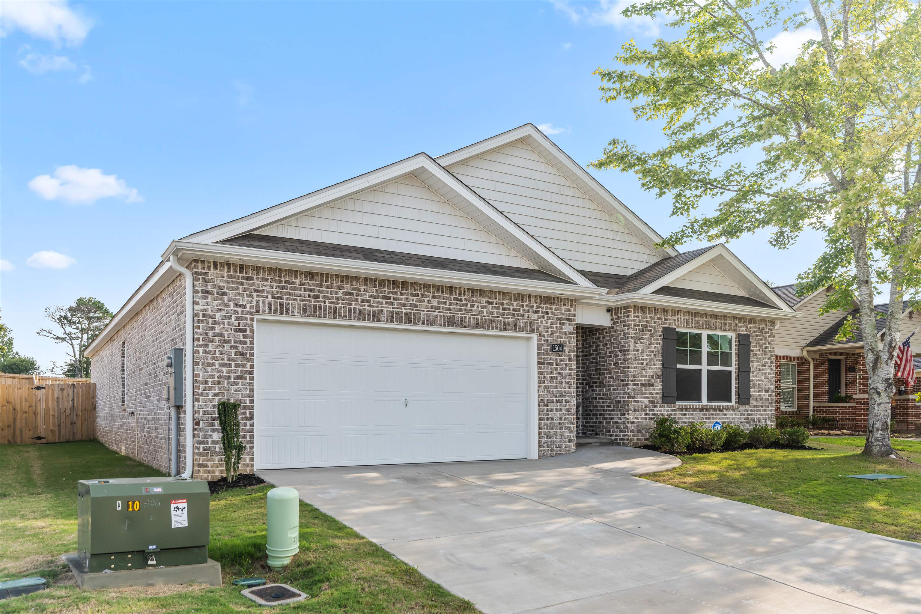 1504 SE Heritage Cir