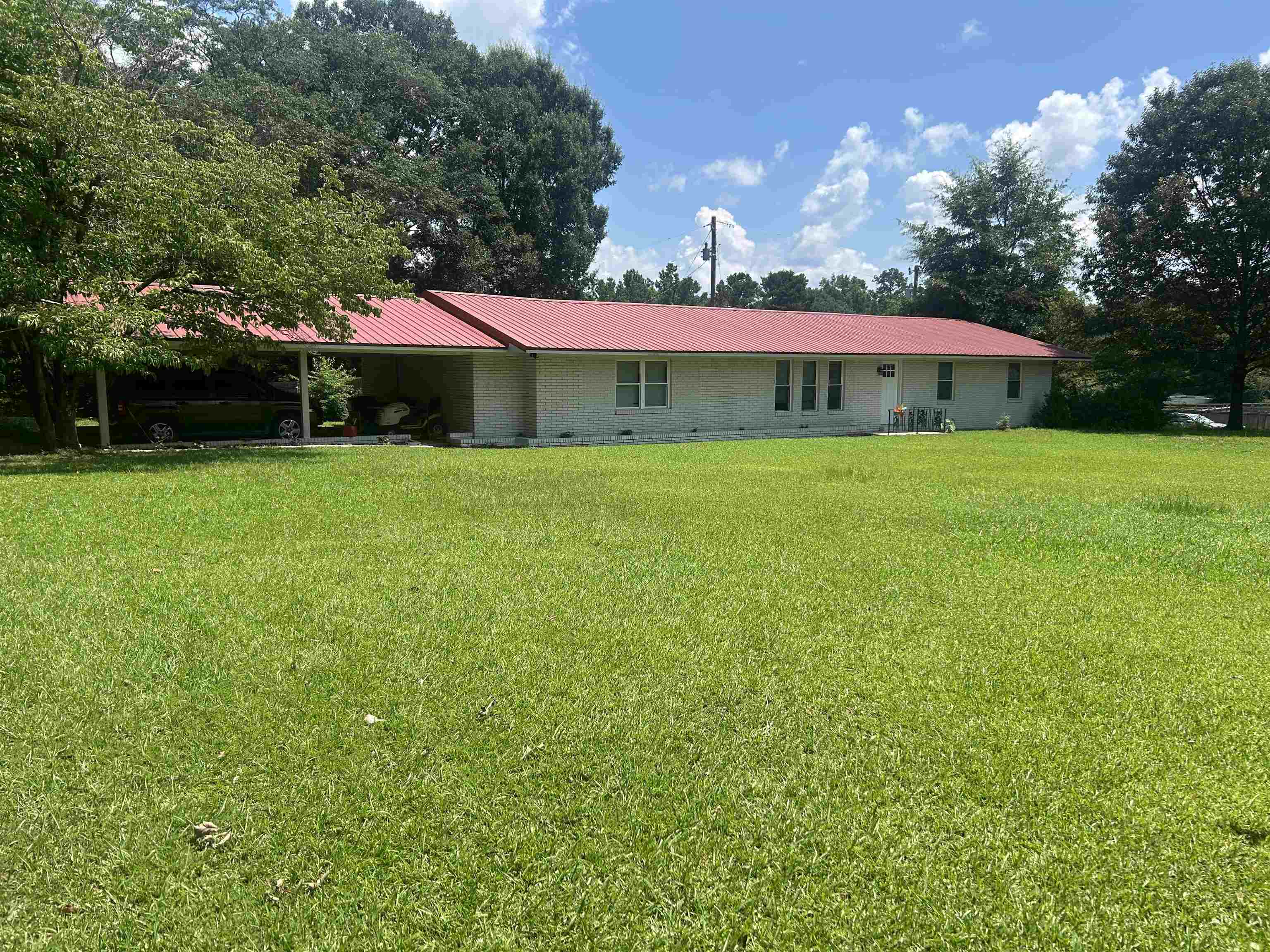 901 Hopewell Dr NE