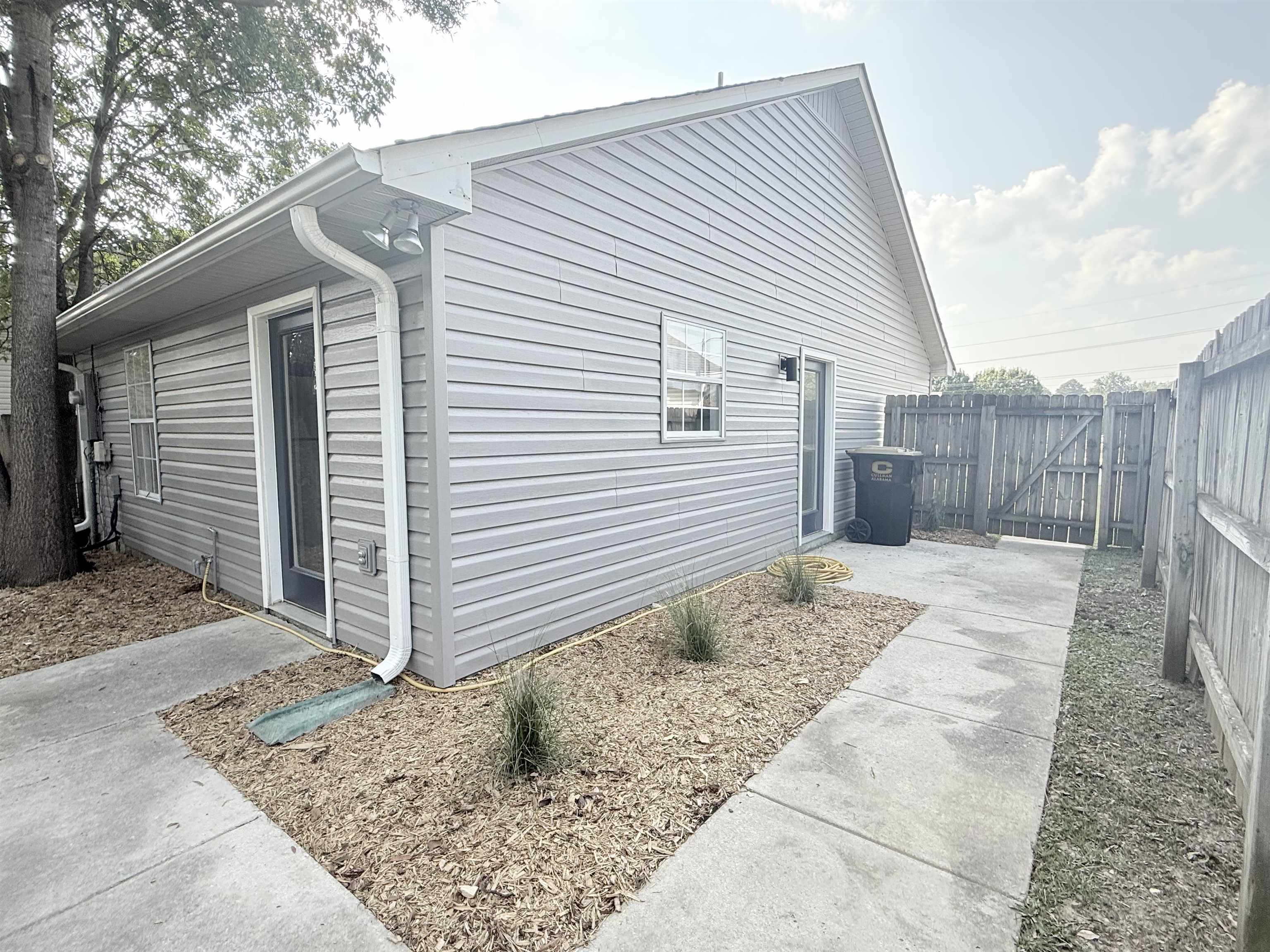 2007 ADELSHIEM CIR SW