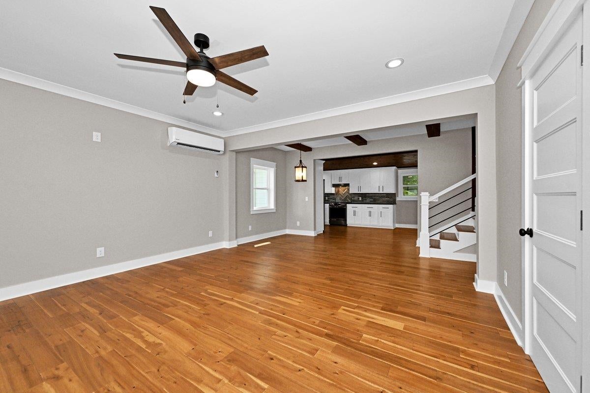 105 Convent Rd NE