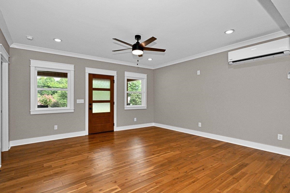 105 Convent Rd NE