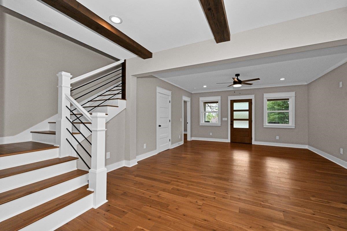 105 Convent Rd NE