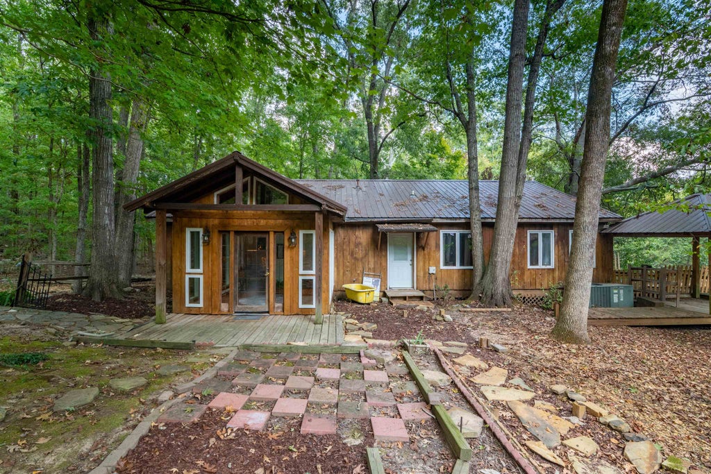 Photo of 180 Freeman Rd, Danville, AL 35619 (MLS # 531422)