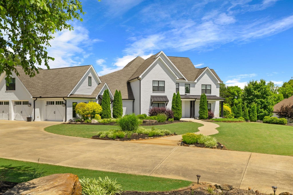 Photo of 43 Gallatin Way, Florence, AL 35634 (MLS # 529527)